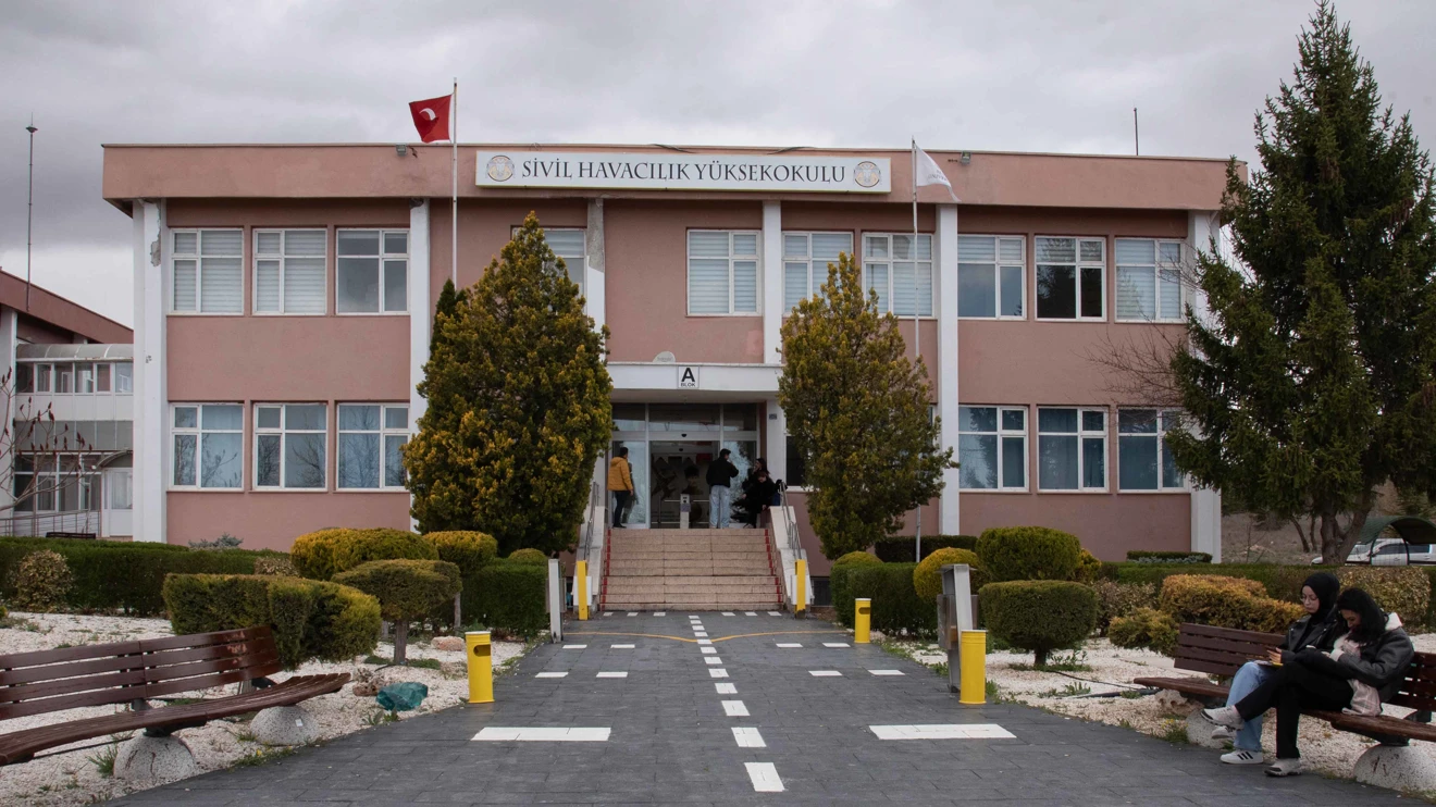 Selçuk Üniversitesinde maket uçak üretimi başladı